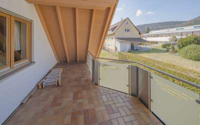 Viel Platz für Moderne, Helligkeit und besonderes Wohnen auf einem enormen Grundstück: das gibt es nicht alle Tage!