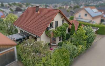 Schönes und modernes Einfamilienhaus mit einem gepflegten Garten!