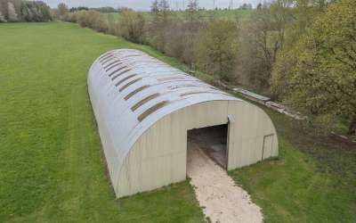 Wohnhaus mit Stallungen und großem Grundstück in absoluter Alleinlage; ideal für Tierhaltung