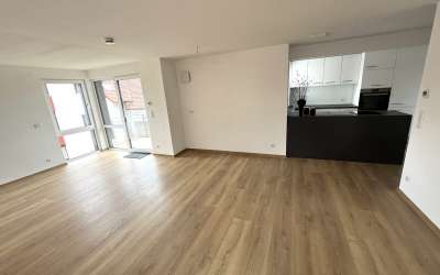Modernes Wohnen mit Stil – barrierefrei, zentral und dennoch ruhig: 2,5 Zimmer Eigentumswohnung mit Komfort und schick