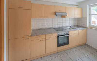 6 Familienhaus mit Gewerbe - in schöner Lage