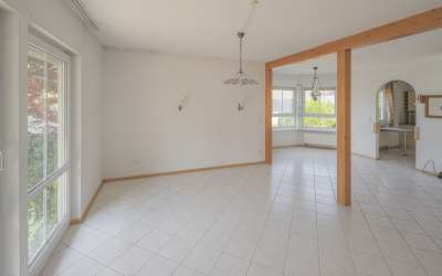 Das sonnige und freistehende tolle, moderne und gepflegte Einfamilienhaus am Ortsrand - hier ist Platz für Ruhe und Gemütlichkeit!