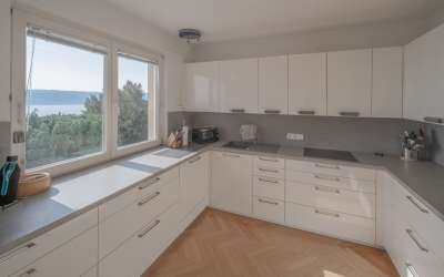 Lassen Sie sich hier jeden Tag eine frische Brise vom See um die Nase wehen - einzigartige Bodenseevilla mit Rundumblick über den See - viel Platz für Verführung und Seeliebe