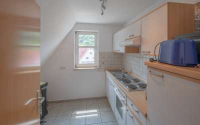 6 Familienhaus mit Gewerbe - in schöner Lage