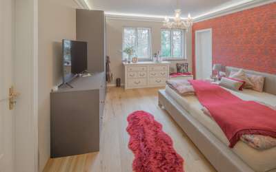 Modernisierte sonnige Stadtvilla für die ganze Familie