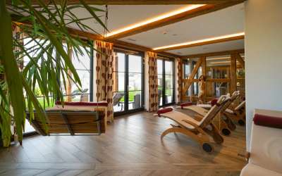 Sensationelles, first class Tagungs- und Wellnesshotel mit Schwarzwaldpanorama - idyllische Lage, top gepflegt, hier ist Platz für Ihr Unternehmen