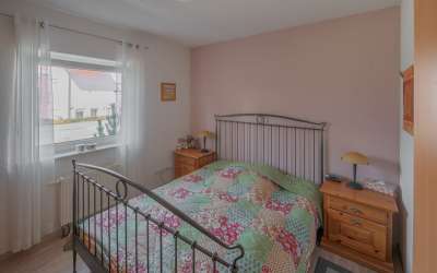 Viel Platz für Moderne, Tageslicht und Komfort! Elegant auf einer Ebene