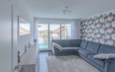 Neu renovierte 3,5-Zimmer-Eigentumswohnung mit Sonnenbalkon und Wintergarten