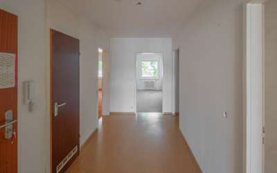 Hier können Sie sofort einziehen - großzügige 5 Zimmer Eigentumswohnung