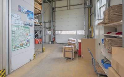 Sonniges, markantes Gewerbeanlageobjekt mit Potential und jungem Baujahr