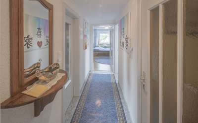 Wohnen wie im eigenen Haus -6,5-Zimmer-Eigentumswohnung