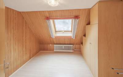 Hier beginnt Lebensqualität - Wohnen im Grünen! Platz für 2-3 Generationen, oder zum Vermieten.