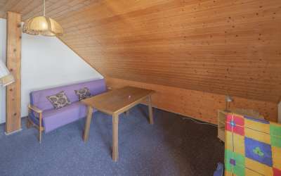 Viel Platz für Moderne, Helligkeit und besonderes Wohnen auf einem enormen Grundstück: das gibt es nicht alle Tage!