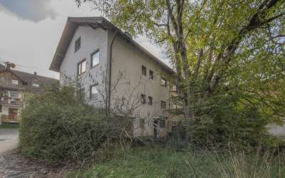 Modernes 2-Familienhaus zur Fertigstellung