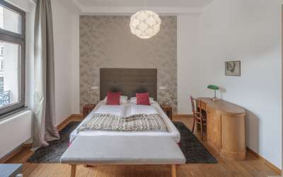 Flagsship-Standort aus Familienbesitz, nur ein Steinwurf zur Altstadt: Hotel mit Potential und guter Einführung