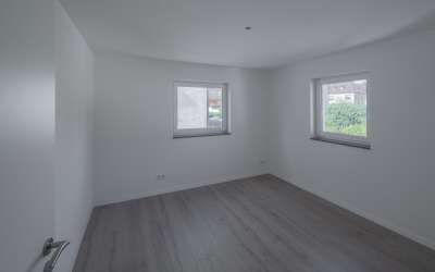 Effizienzhaus in der Stadtmitte - Neubau, hier ist der sofortige Einzug mit viel Komfort möglich