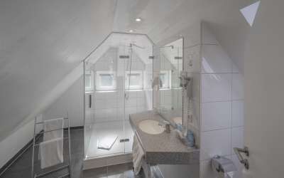 Wer hier einkehren darf, erlebt eine besondere Atmosphäre, die lange in Erinnerung bleibt - Hotel mitten im Grünen