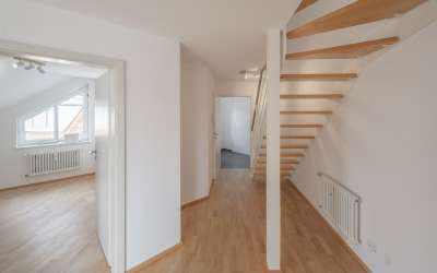 Sonne, viel Fläche und Esprit: tolle Maisonettewohnung am Stadtrand