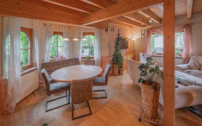 Schönes und modernes Einfamilienhaus mit einem gepflegten Garten!