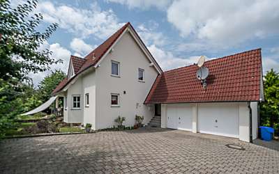 Schönes Einfamilienhaus mit einer Einliegerwohnung