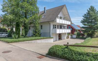 Vermietetes Zweifamilienhaus in Römlinsdorf