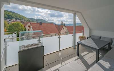 Sonniges und enormes Penthouse mit Heubergpanorama