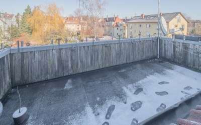 Charmantes Wohnen in der Stadt: mit Dachterrasse