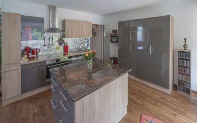 Hier sind Sie die Kirsche auf der Schwarzwälder Kirschtorte: 3,5 Zimmer Maisonette Wohnung im Luftkurort mit lauchiger Terrasse und Gartenzugang