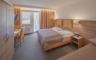 Wer hier einkehren darf, erlebt eine besondere Atmosphäre, die lange in Erinnerung bleibt - Hotel mitten im Grünen