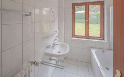 Das charmante Dreifamilienhaus am Ortsrand mit kurzen Wegen ins Grüne und einer enormen Aussicht