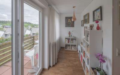 Hier sind Sie die Kirsche auf der Schwarzwälder Kirschtorte: 3,5 Zimmer Maisonette Wohnung im Luftkurort mit lauchiger Terrasse und Gartenzugang