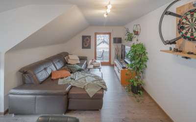 Modernes und ruhiges 2 Familien Haus mit wunderschönem Ausblick ins Tal