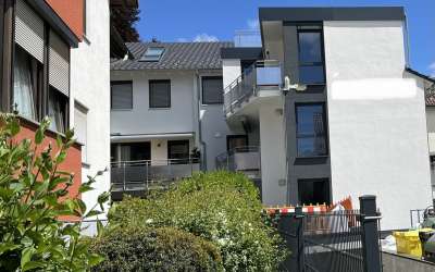 Modernes Wohnen mit Stil – barrierefrei, zentral und dennoch ruhig: 2,5 Zimmer Eigentumswohnung mit Komfort und schick
