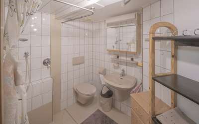 Viel Platz für Sonne und Gemütlichkeit: Einfamilienhaus mit ganz schön Platz und drei Einliegerwohnungen