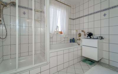 Sonnige Maisonettewohnung ruhig gelegen und kurze Wege in die Innenstadt: Charme, Chick und Esprit inklussive - um diese Perle wird man Sie beneiden