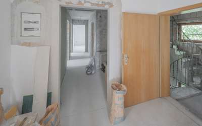 Modernes 2-Familienhaus zur Fertigstellung