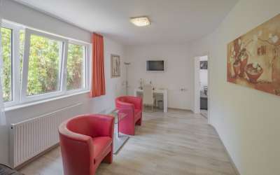 Logenplatz am Kurpark und Therme: Hotel Garni für Ihr Beherbergungskonzept