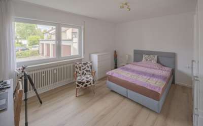 Kurschatten inklussive: ausgezeichnete 3 Zimmer Hochparterre mit Esprit und Charme