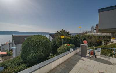 Lassen Sie sich hier jeden Tag eine frische Brise vom See um die Nase wehen - einzigartige Bodenseevilla mit Rundumblick über den See - viel Platz für Verführung und Seeliebe