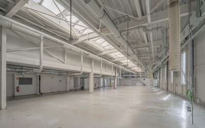 Hallenfläche und Büro zu vermieten!