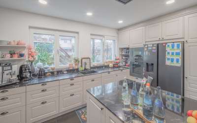 Modernisierte sonnige Stadtvilla für die ganze Familie