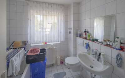 Die charmante und idyllische Erdgeschoßwohnung mit Terrasse - nur ein Steinwurf von Freiburg entfernt: genießen Sie hier den Sommer!