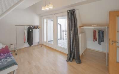 Wo Moderne, Helligkeit, Chick und Charme, am Rande des Altstadtkernes ein neues harmonisches Zuhause finden: 4, 5 Zimmer Maisonette Wohnung, mitten in Villingen!