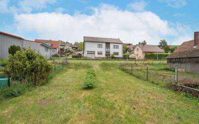 1-2-Familienhaus in toller Lage und schönem Grundstück