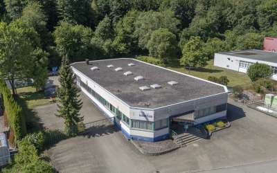 Moderne Halle und Büroteil, mit Möglichkeit zur Erweiterung
