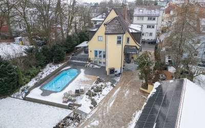 Modernisierte sonnige Stadtvilla für die ganze Familie