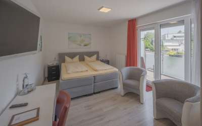 Logenplatz am Kurpark und Therme: Hotel Garni für Ihr Beherbergungskonzept