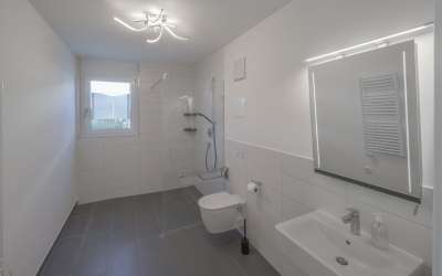 Hier geht die Sonne auf: außergewöhnliche 4 Zimmer-Wohnung im Erdgeschoß