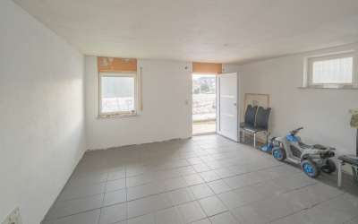 Wenn da nicht die Sonne aufgeht: großzügiges 2 Familienhaus in markanter Halbhöhenlage, mit viel Charme und Licht