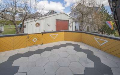 Viel Platz für Sonne und Gemütlichkeit: Einfamilienhaus mit ganz schön Platz und drei Einliegerwohnungen